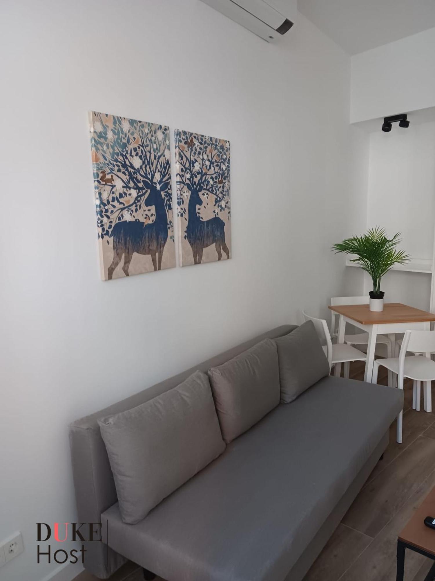 Francos Rodriguez1 Apartments — Photos 2